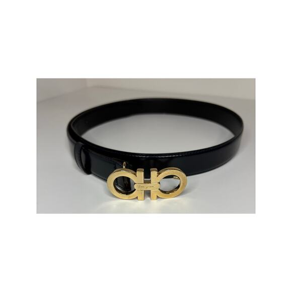 Salvatore Ferragamo Women's Gold Gancini Navy Leather Belt Designer 31"-33" - Picture 1 of 6